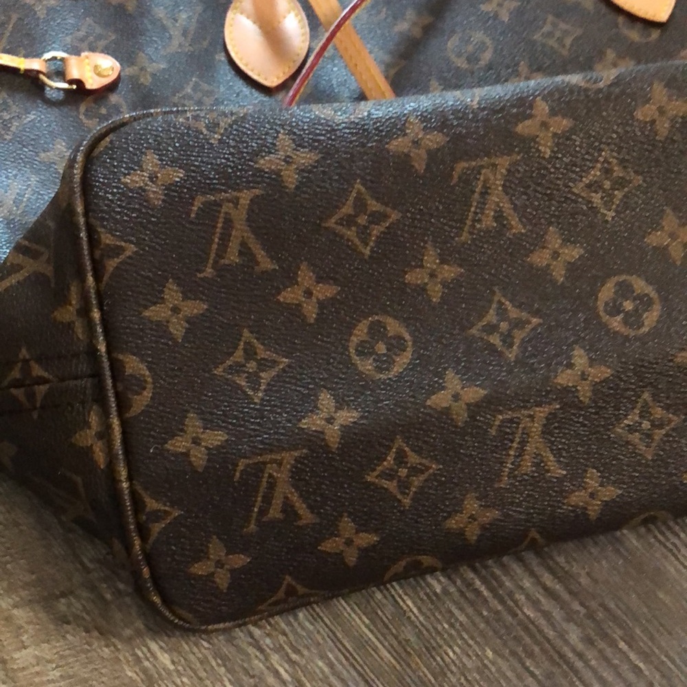 LV bag - Picture 14 of 17